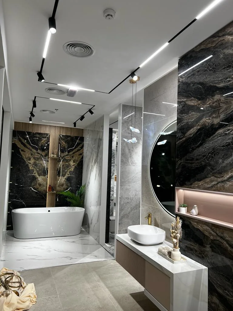 Amisa Showroom, Sheikh Zayed Road — detail 2